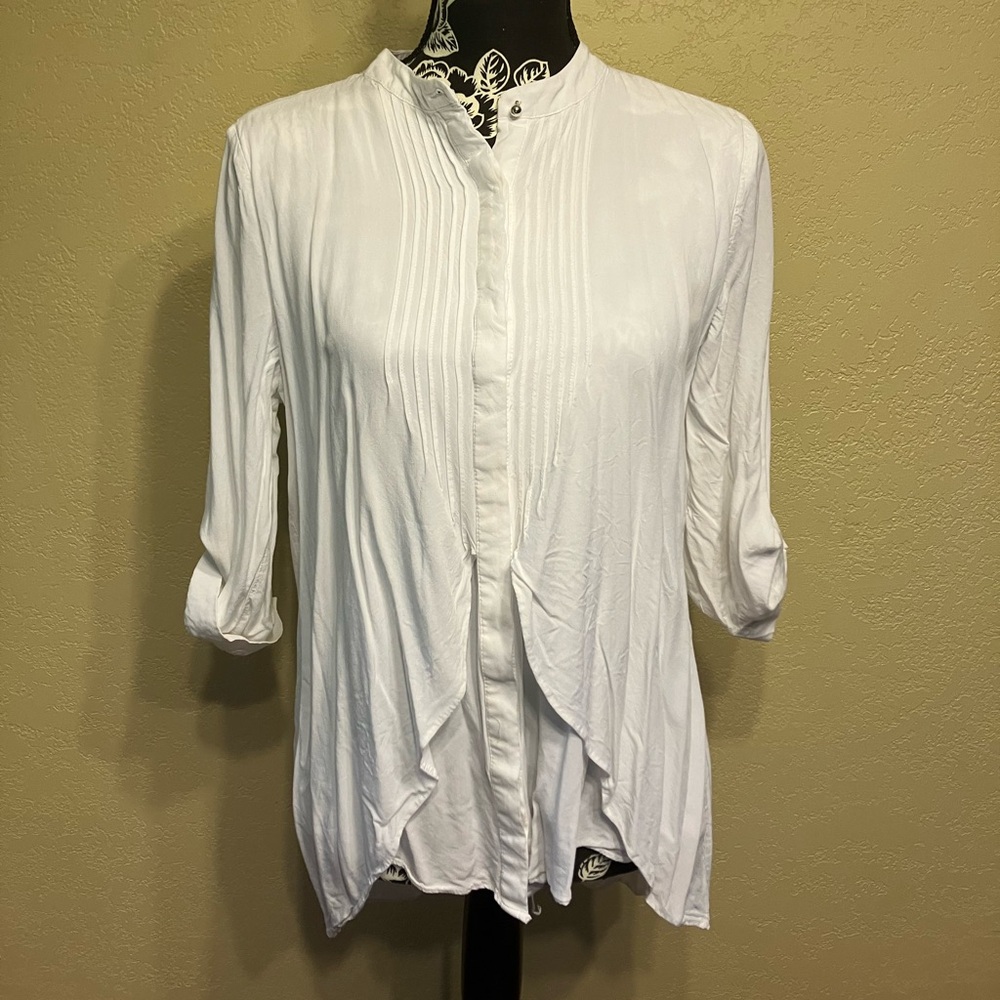 SZ 8 BEAUTIFULLY STYLED FDJ FRENCH DRESSING JEANS WHITE BUTTON FRONT TOP